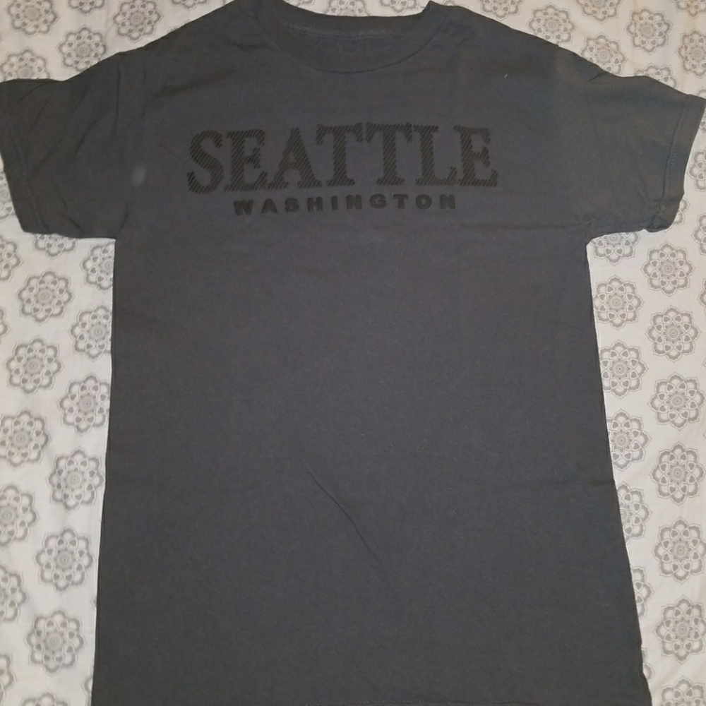 10 0% cotton Seattle t-shirt